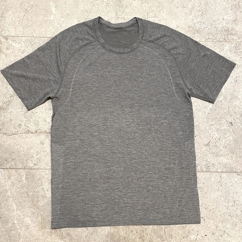 Lululemon Men’s Metal Vent Tech Shirt Sleeve Shirt 2.0 Size Medium